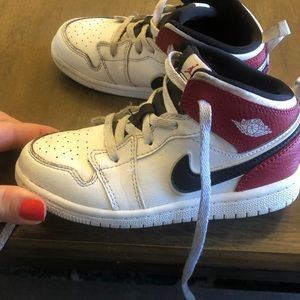 Toddler Jordan’s size 10, EUC